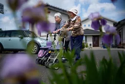 日本百岁老人数量突破10万，88%为女性